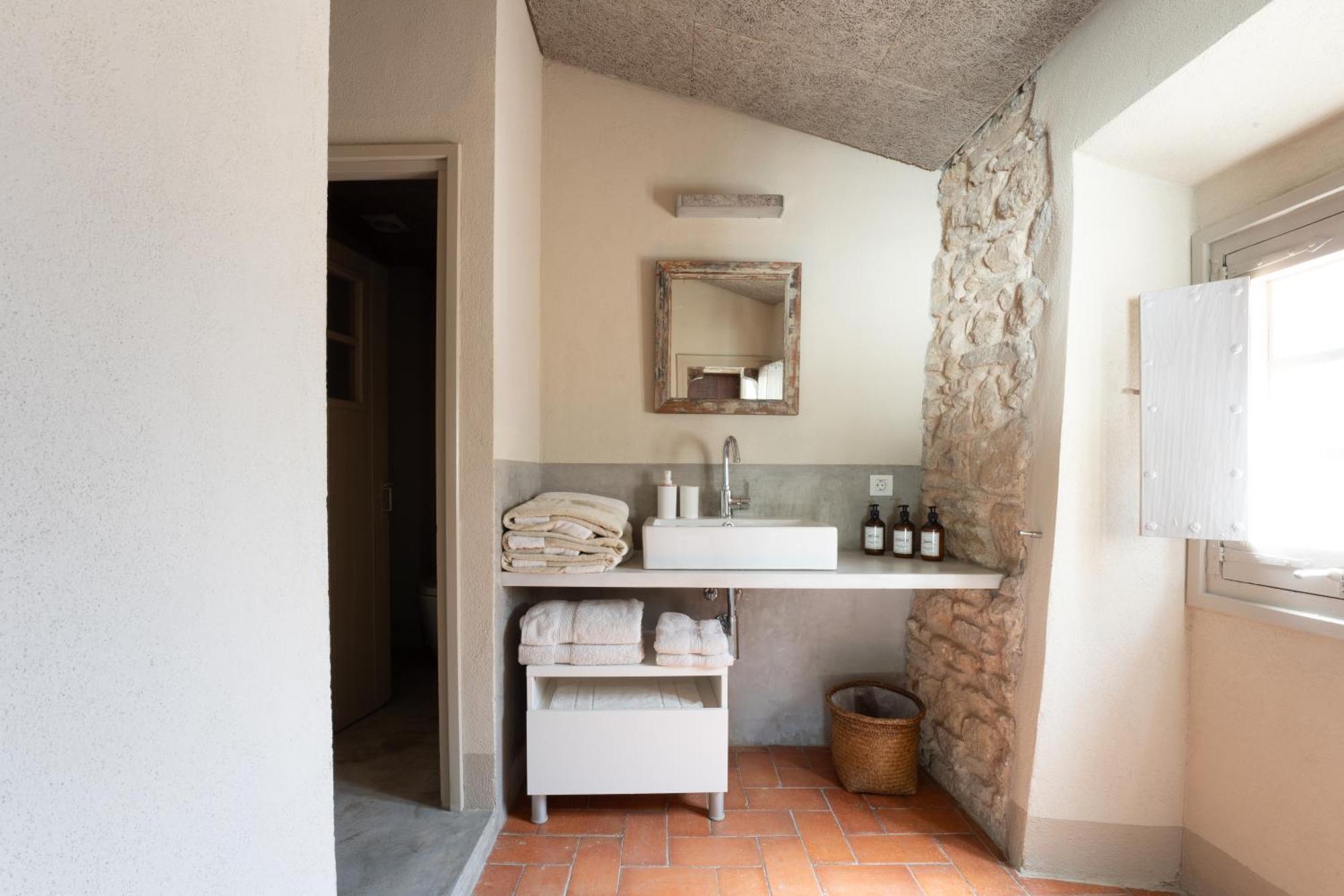 Deco - Casa Castell De Peratallada Exterior photo