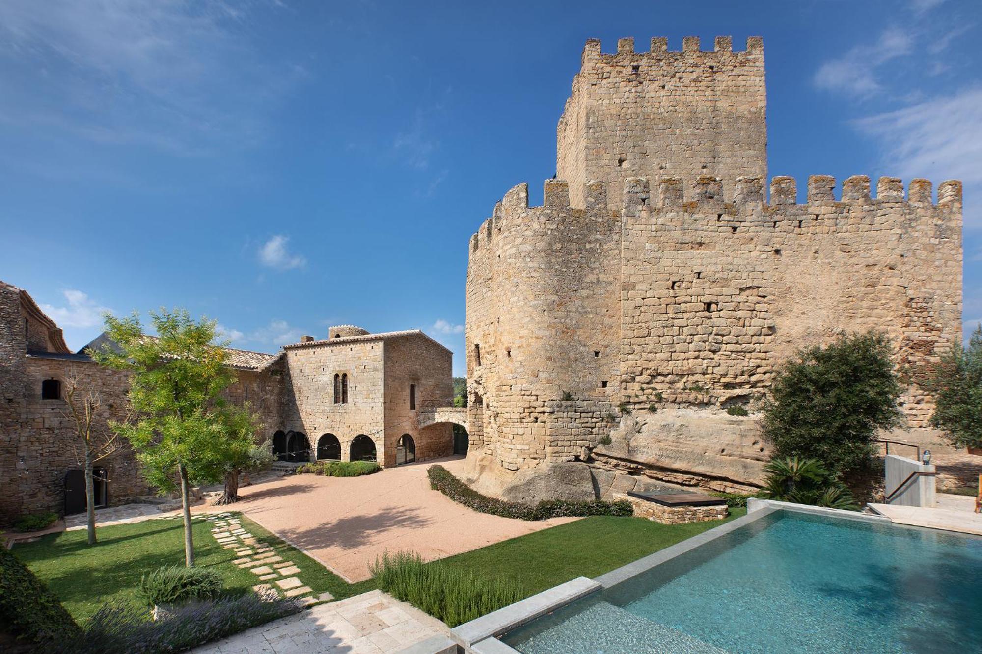 Deco - Casa Castell De Peratallada Exterior photo