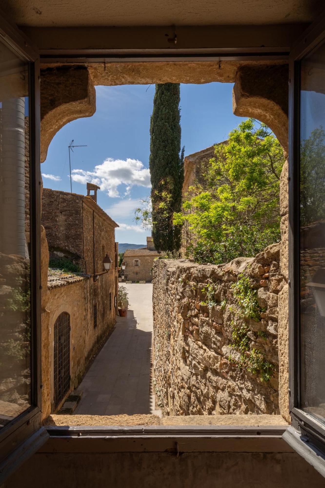 Deco - Casa Castell De Peratallada Exterior photo