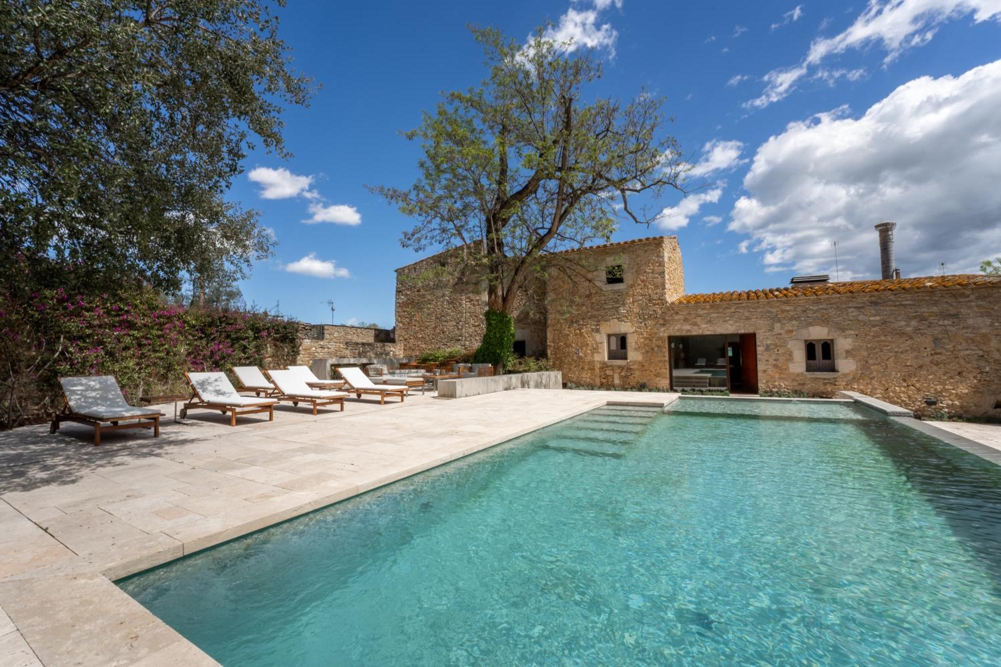 Deco - Casa Castell De Peratallada Exterior photo